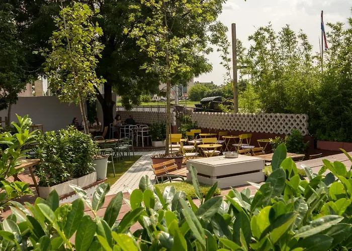 Lemon Market Rooms